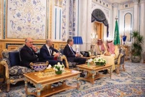 Saudi Arabia’s King Salman, right, meet British chancellor of the exchequer Philip Hammond at Al-Salam Palace in Jeddah. (SPA)