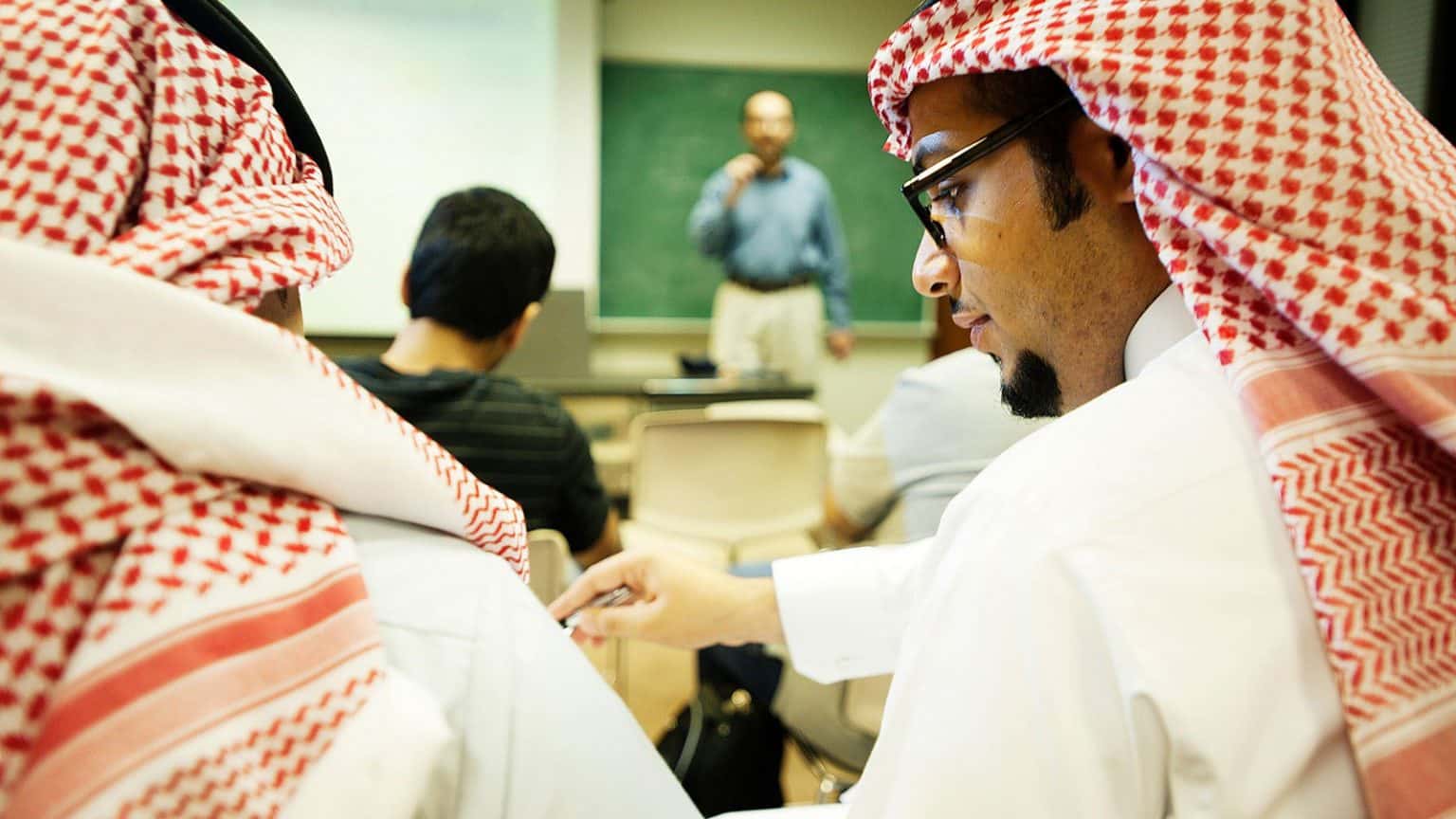 Saudi Communications Ministry crowns 12 teams in the NCP for University ...
