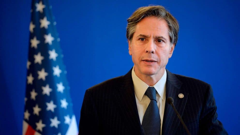 US Secretary of State calls on Tunisia's president to "commit to democracy"