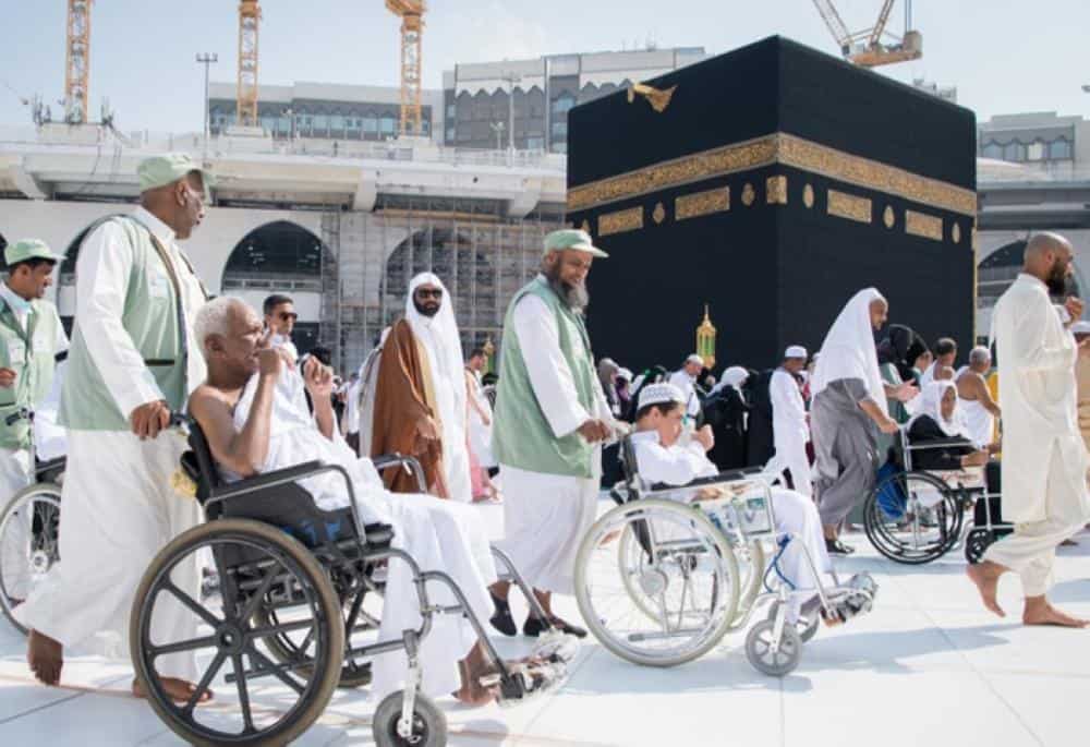 Saudi Arabia allows pilgrims to bring kids to the Grand Mosque in Mecca
