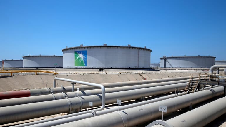 Saudi Aramco aims to raise at least $17 bln from gas pipeline