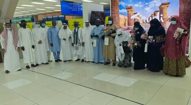 Saudi Arabia greets the first group of Umrah pilgrims