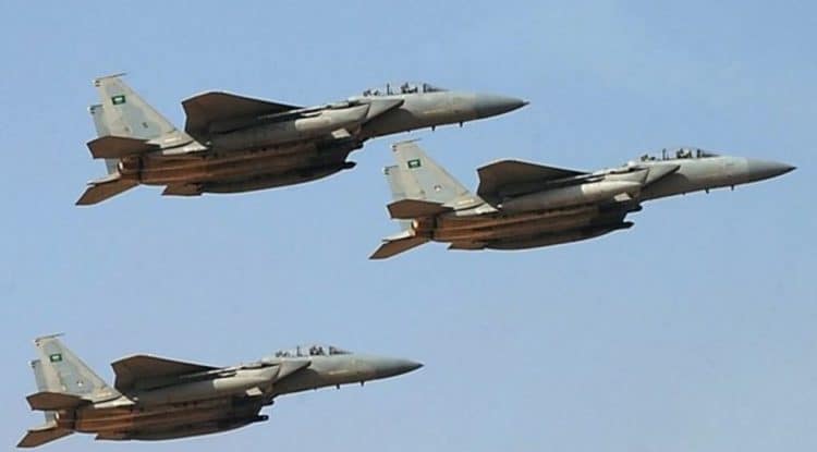 Saudi Defense publishes photos of its fighters participating in an air show