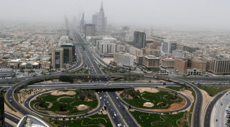 Saudi Arabia hosts a forum on combating human trafficking crimes