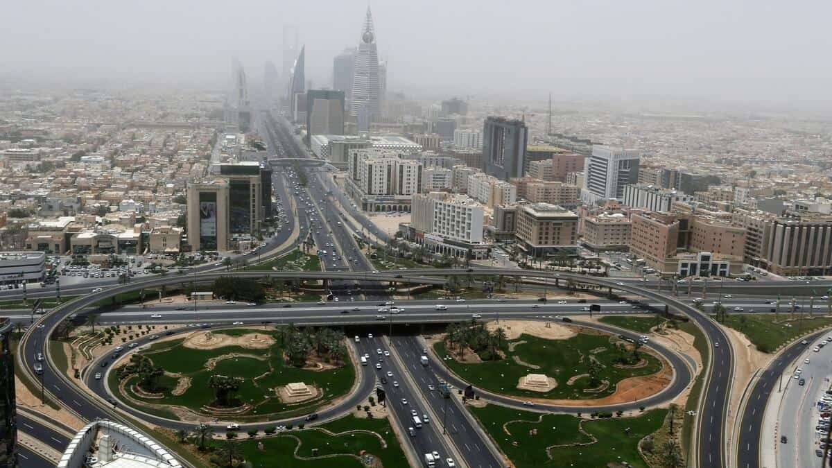 Saudi Arabia hosts a forum on combating human trafficking crimes
