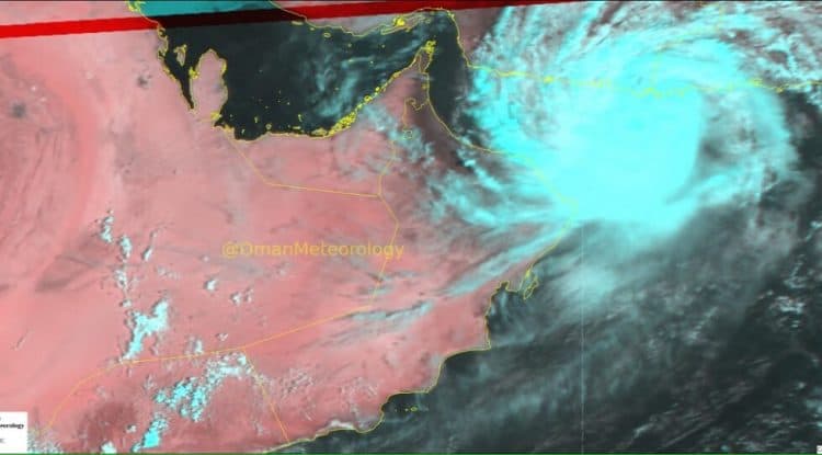 Saudi Civil Defense calls for caution against the consequences of Hurricane Shaheen