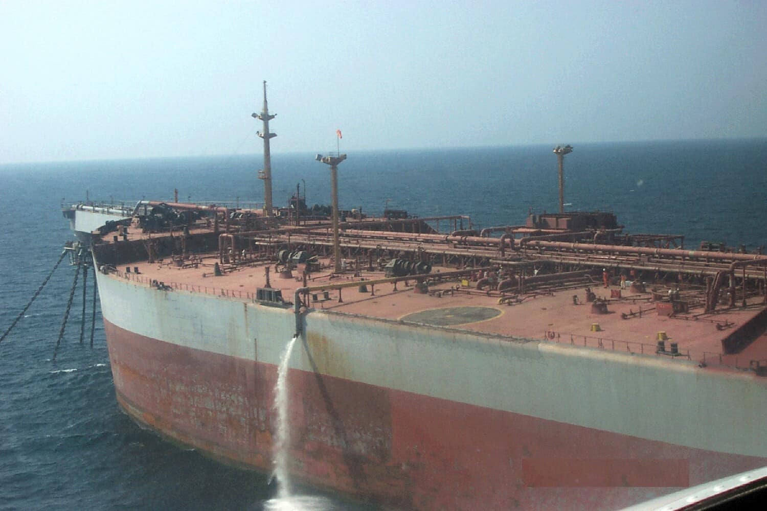 Greenpeace warns of impact of the expected explosion of the "Safir tanker" on Saudi Arabia