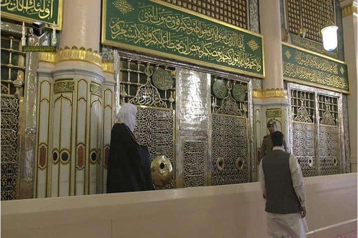 Saudi Arabia allows only men to visit Prophet Mohammed's tomb