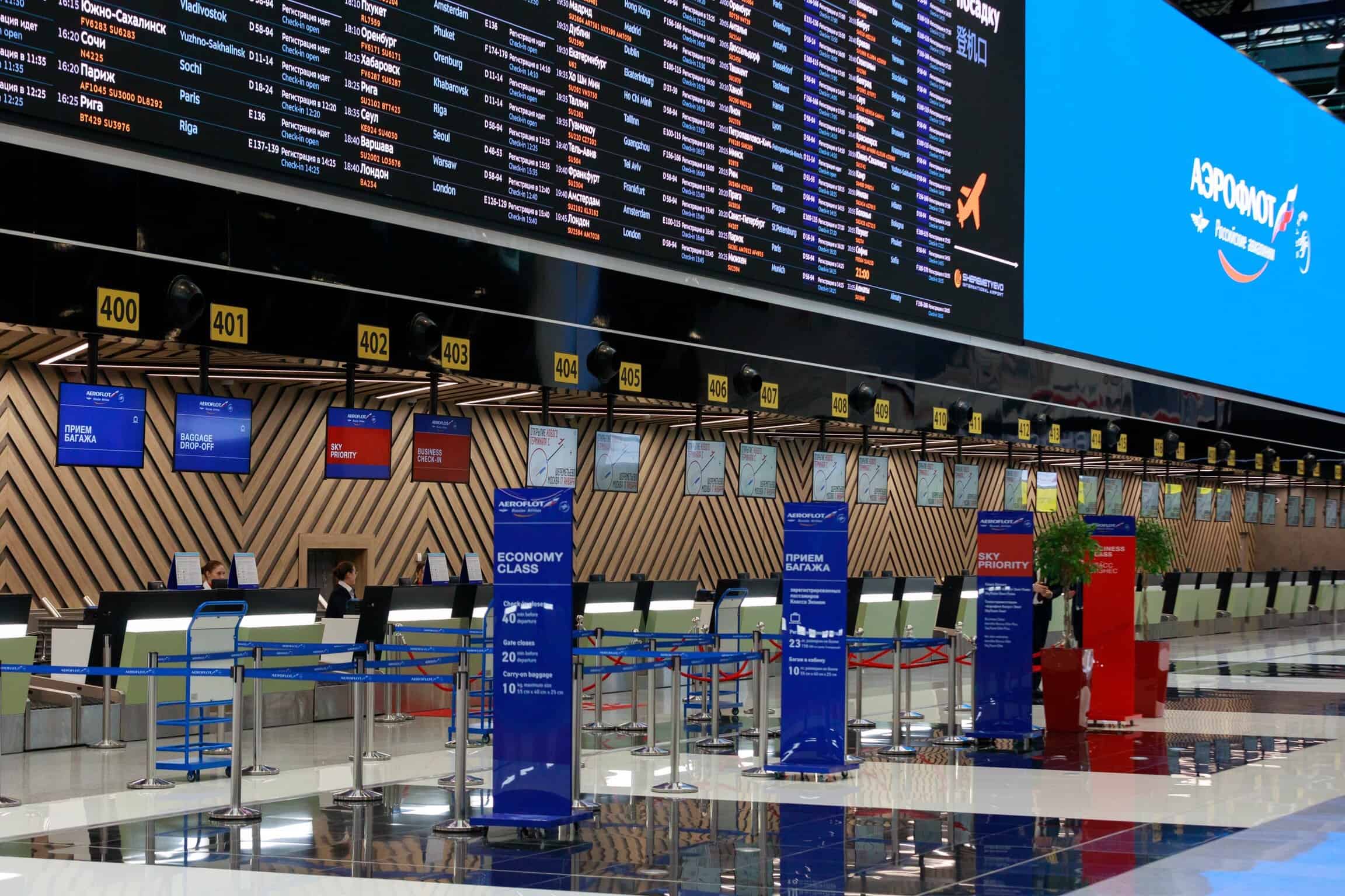 U.S. bans Russian flights from American airspace
