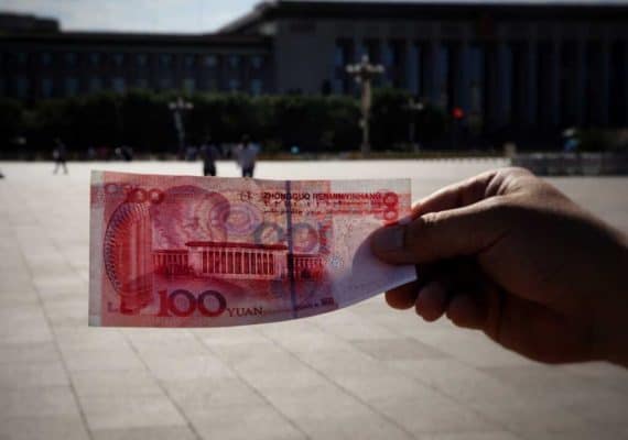 Saudi Arabia Considers Using Yuan Instead of US Dollars for Chinese Oil Sales