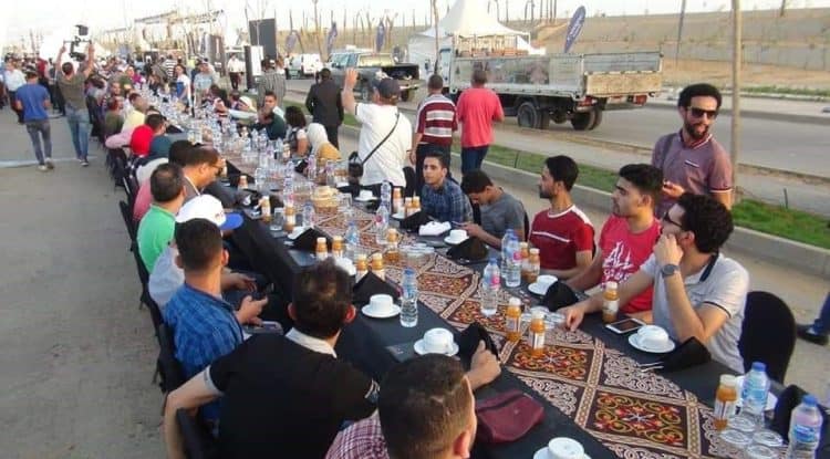 Saudi Arabia hosts a giant iftar table in Ramadan
