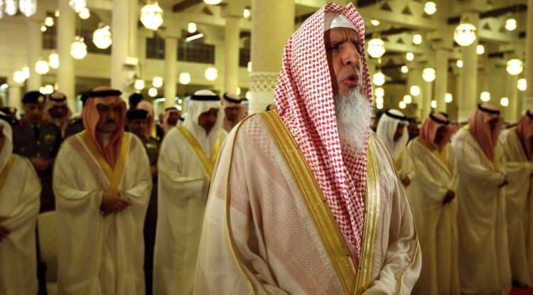 Saudi Grand Mufti assigns some sheikhs to answer the inquiries of pilgrims