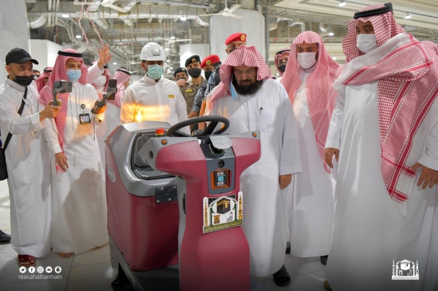 Robots provide advice and answers to pilgrims during Hajj