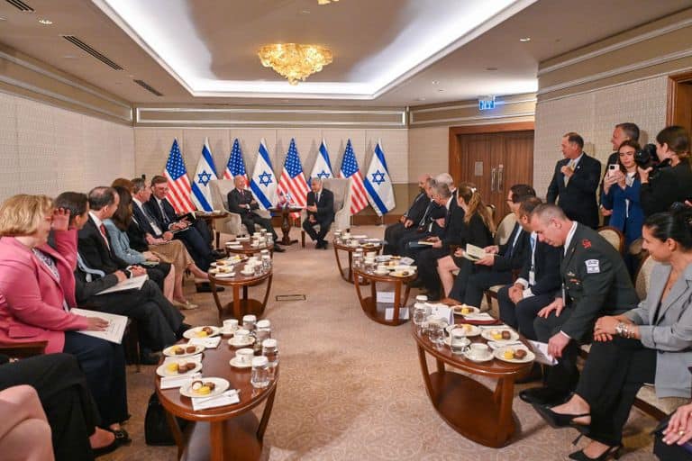 Israel's Prime Minister thanks Biden for keeping the "Iranian Guard" on the terrorist list