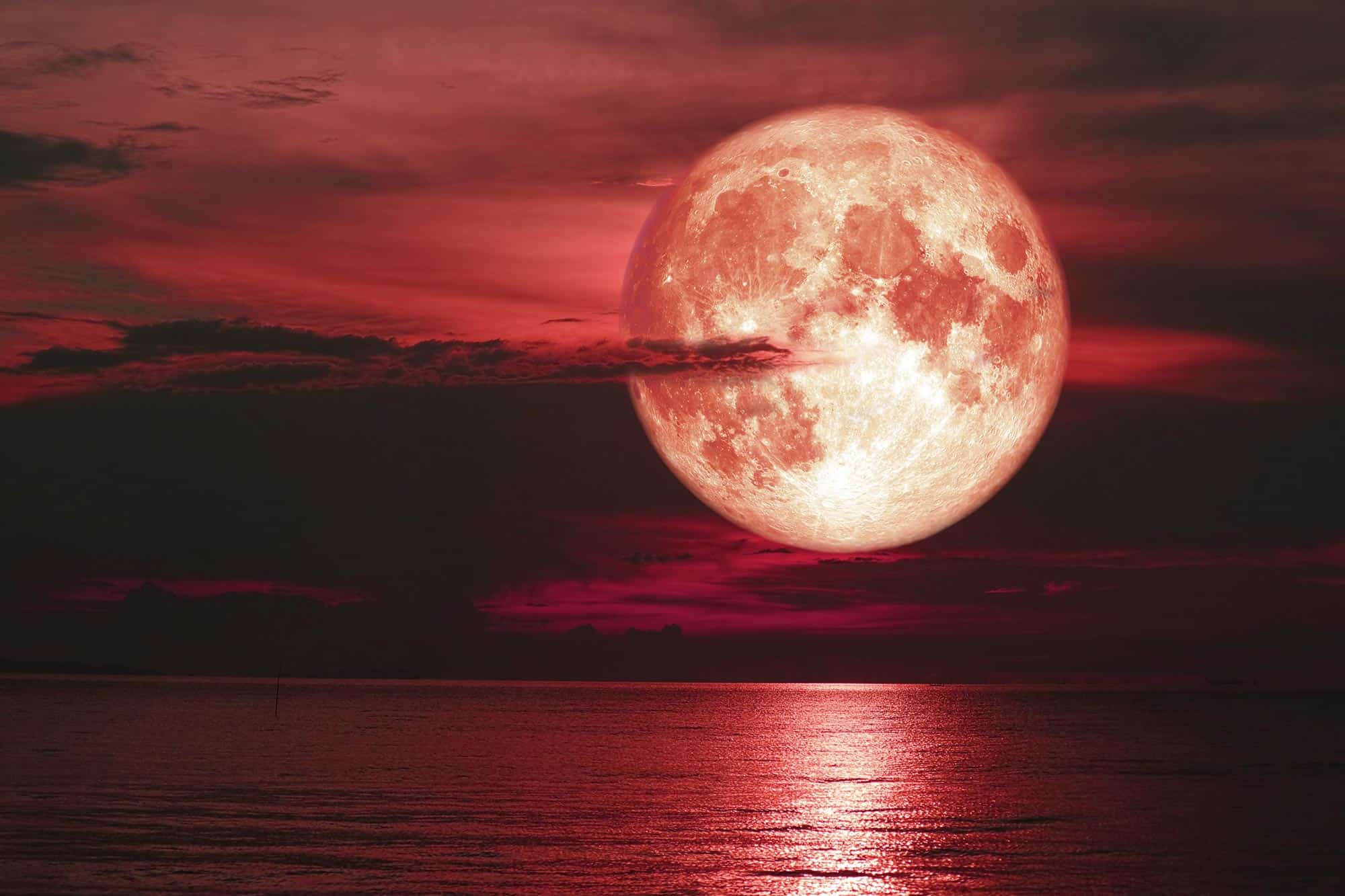 The last giant full moon of 2022 to appear in the sky today