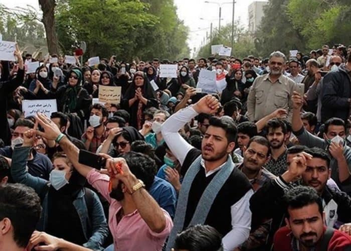 Death toll from Iran's protests rises to 304 : Reports