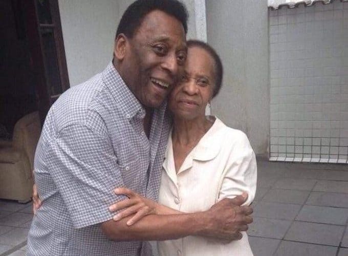 Pele's mother knows nothing about his death