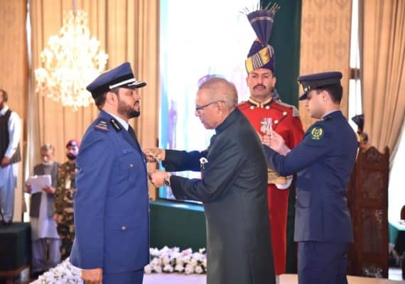 Pakistani President awards the Saudi military attache Hilal Al -Imtiaz Military medal