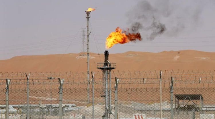 Saudi Arabia voluntary cuts oil output by 500,000 barrels per day