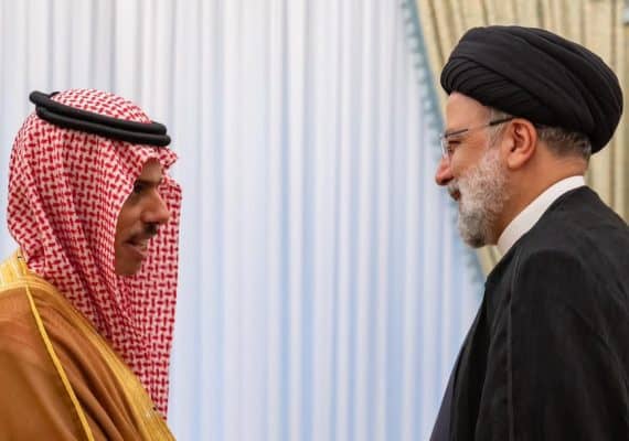 Saudi FM hands the Iranian President an invitation to visit the Kingdom
