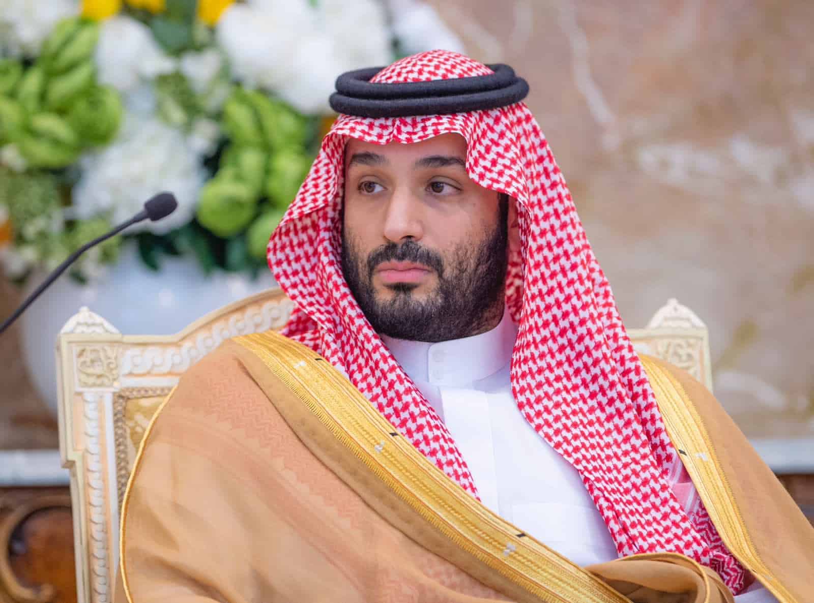 Saudi crown prince launches plan to build logistics centers