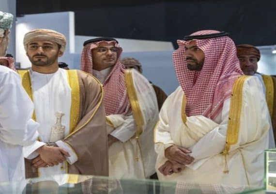 Saudi and Omani Culture Ministers Visit Riyadh Book Fair