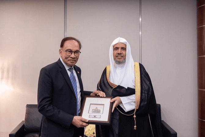 Malaysian PM Expresses Admiration for MWL