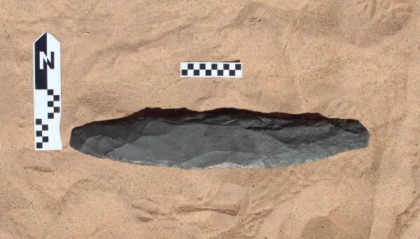 200,000 Year Old Ax Discovered in AlUla