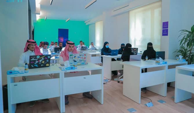 Tuwaiq Academy Starts Training Program for 3,000 Saudis