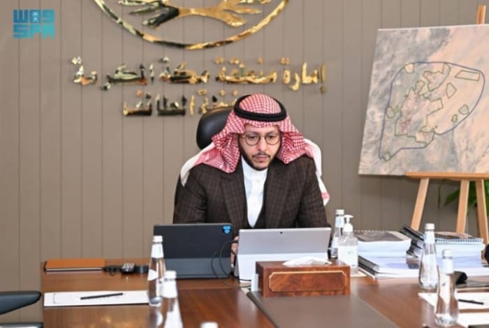 Governor of Taif Reviews Designs of New Terminal at Taif Airport