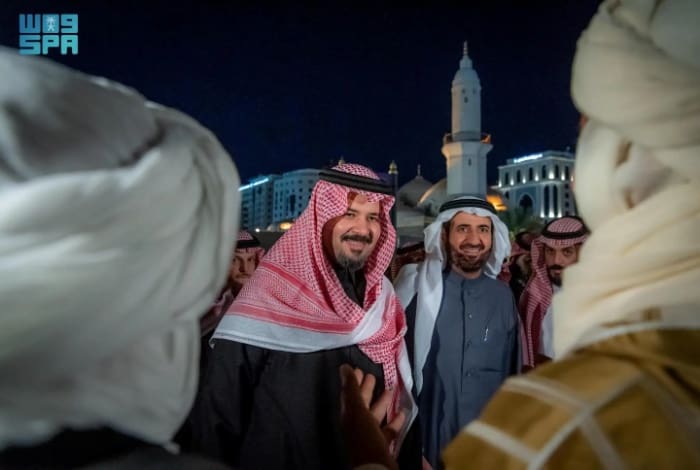 Emir of Medina Region Visits Historical Mosques in Al-Ghamama 