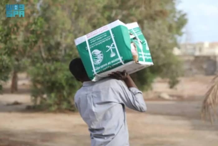 KSrelief Distributes 448 food Baskets in Sudan