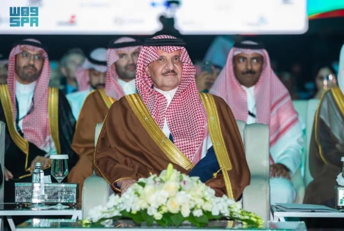 Prince Saud bin Nayef bin Abdulaziz, the Prince of the Eastern Region, graced the 12th graduation ceremony of the students of the Energy Institute, held at the Green Sports Hall in Dammam.