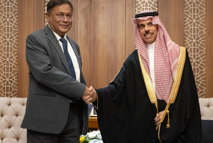 Saudi Foreign Min. Meets his Bangladeshi Counterpart