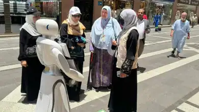 Saudi Arabia Deploys Smart Robots to Assist Pilgrims in Madinah