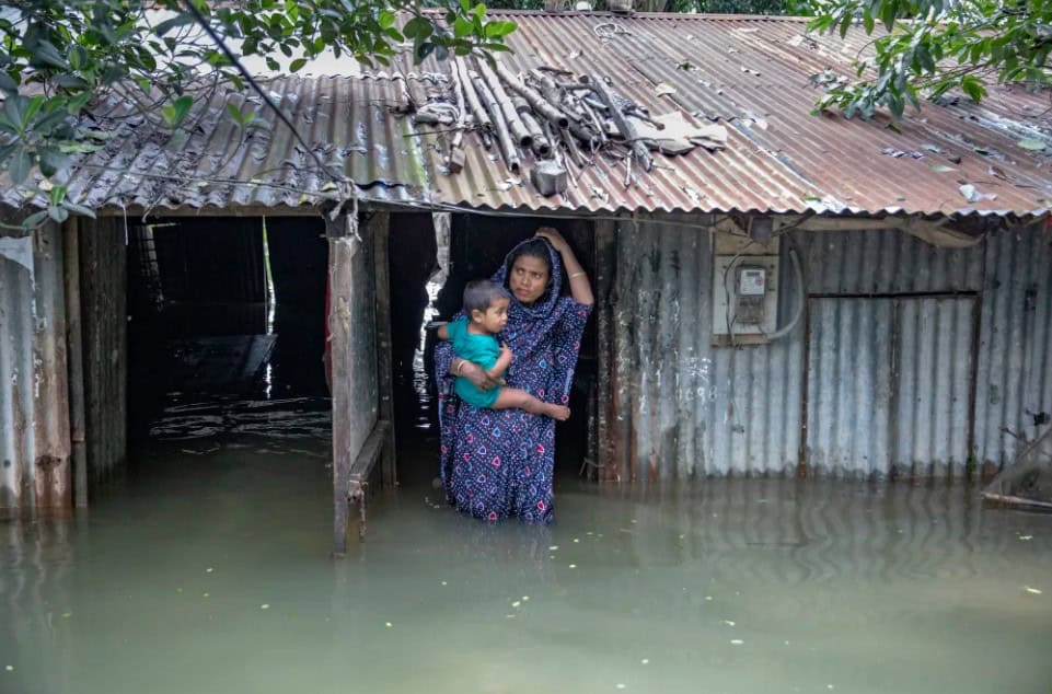 Floods Strand over 2mn People in Bangladesh