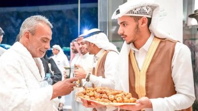 Palestinian Pilgrims Start Arriving in Makkah