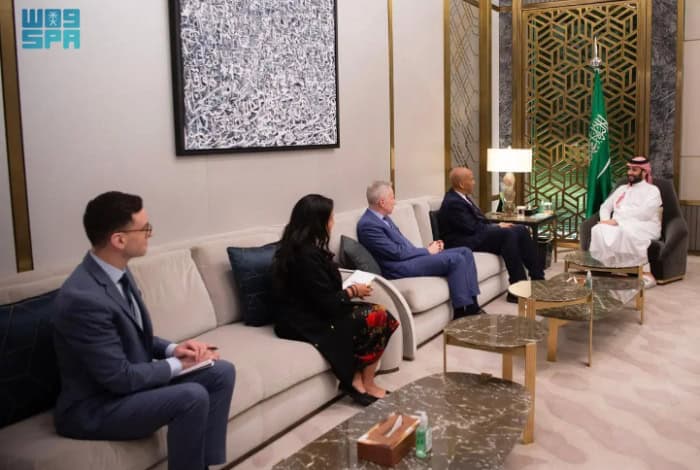 Saudi Crown Prince Meets U.S. Senator Booker