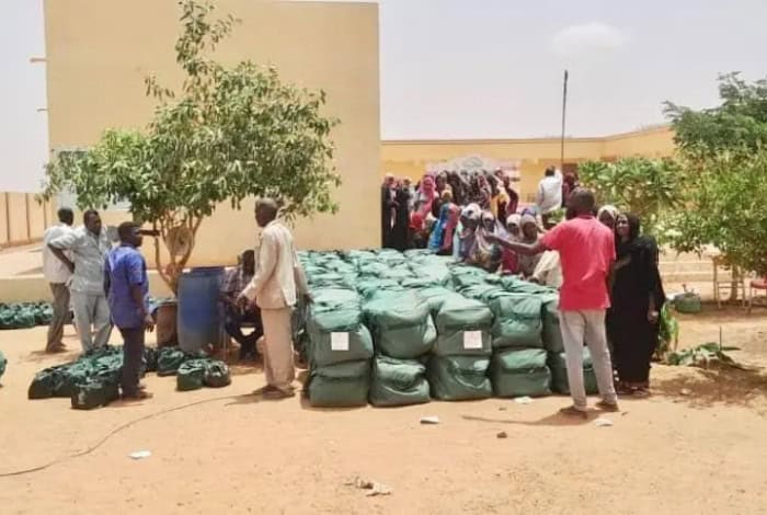 KSrelief Distributes Shelter Bags, Personal Care Supplies in Sudan
