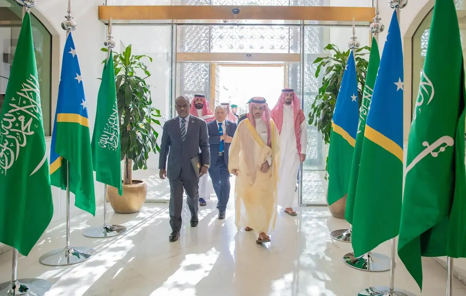 Saudi Foreign Minister Welcomes Solomon Islands officials in Riyadh