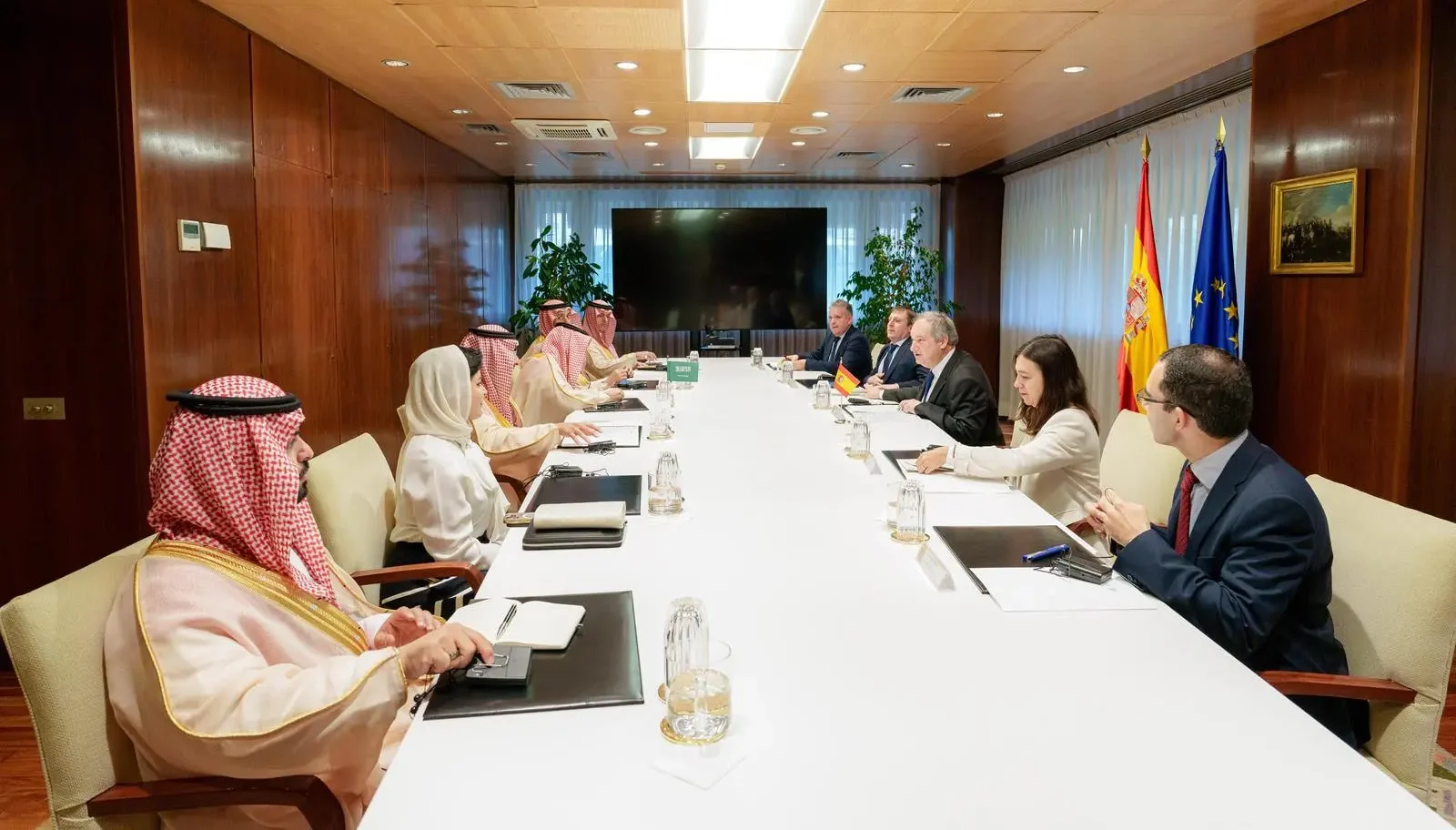 Alkhorayef Boosts Industrial, Mining Cooperation with Spanish Ministers