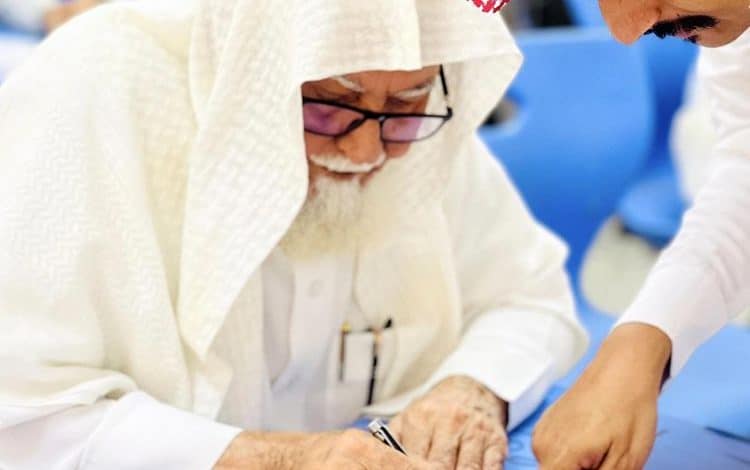 Knowledge Knows No Age: 88-year-old Saudi Man Preforms High School Tests among Youngsters