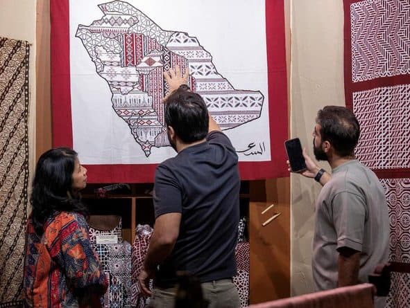 Batik Art: Exceptional Blend between Saudi, Indonesian Cultures