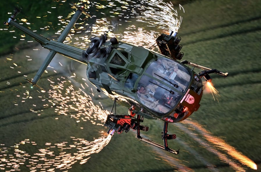 Sand & Fun 2024: Breathtaking Maneuvers Take Over Saudi Arabia's Skies 