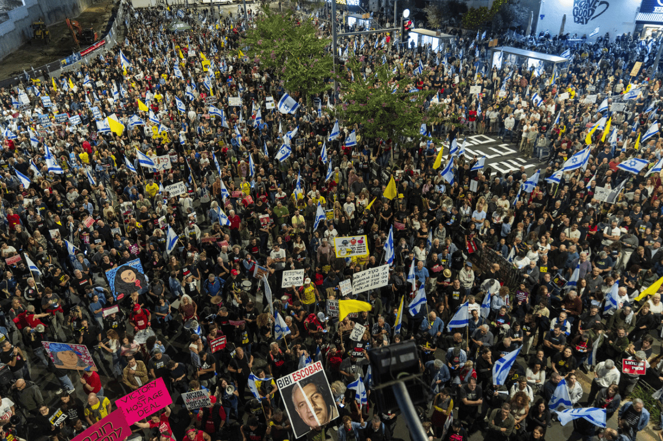 Flash Bombs Fired at Netanyahu’s Home amid Growing Domestic Anger