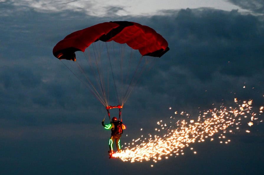 Sand & Fun 2024: Breathtaking Maneuvers Take Over Saudi Arabia's Skies 