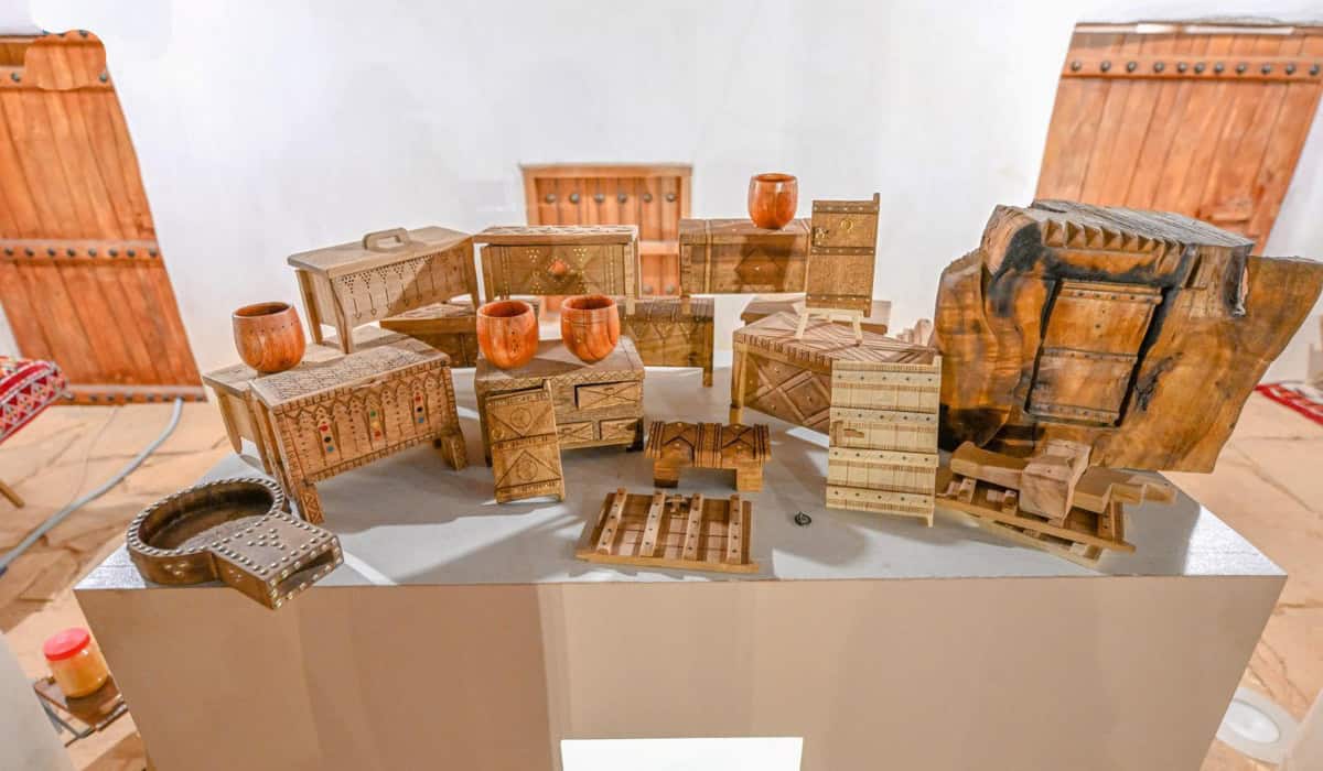 Vintage Classic Cars Capture Eyes at Handicrafts Festival in Hail