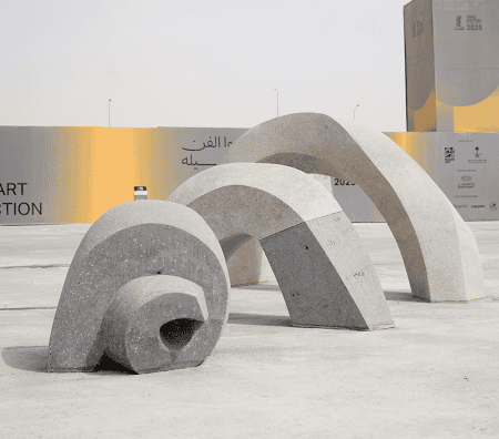 Tuwaiq Sculpture Exhibition Attracts Visitors with Interactive Experiences 
