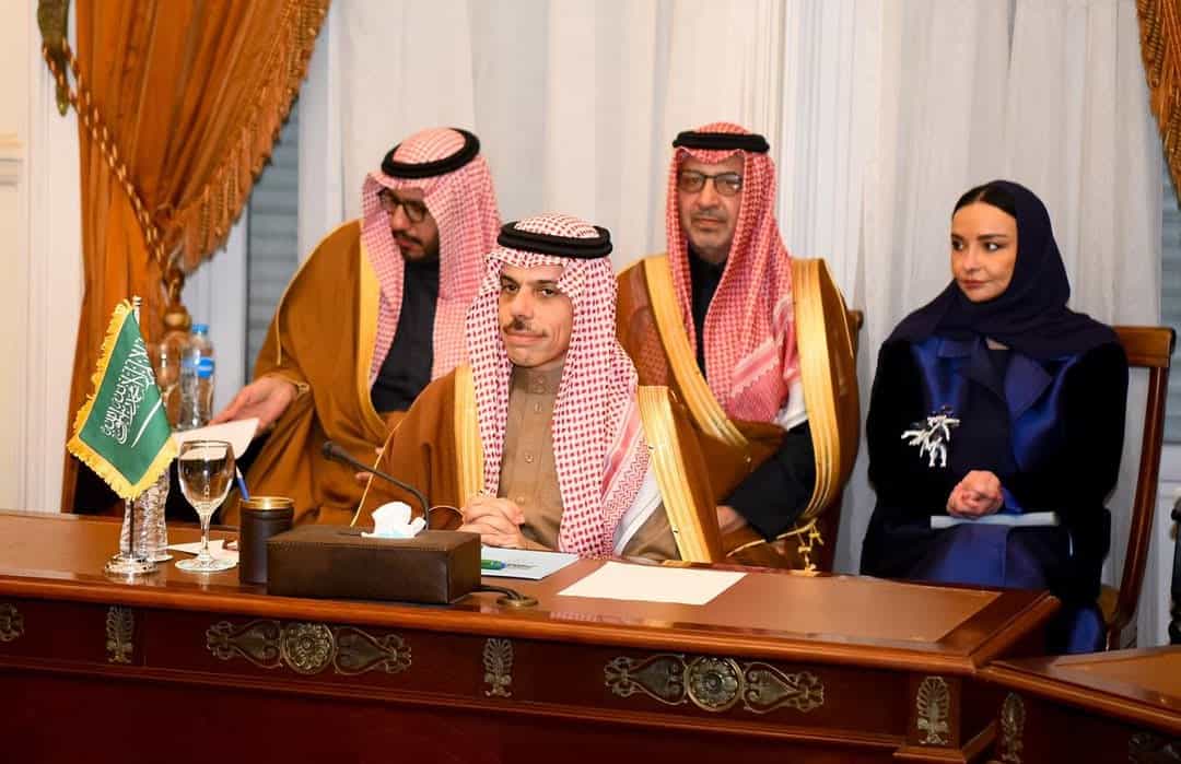 Arab Six-Party Meeting Strongly Rejects Palestinians Displacement, Transfer from Lands 