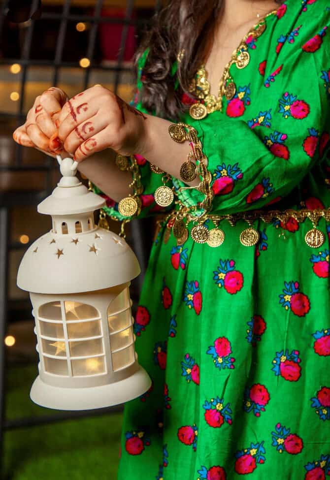 Northern Borders Region Encourages First-time Fasters Through Henna Painting 